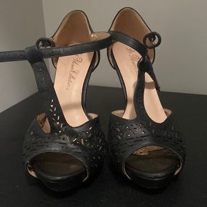 Heels, black, 7